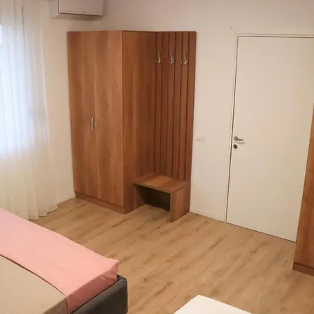 Albora Guest House Fier Kültér fotó