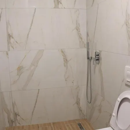 Albora Guest House Fier Kültér fotó
